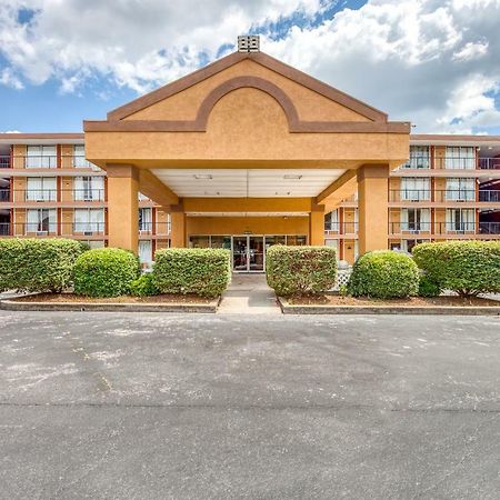 Budgetel Inn & Suites 포레스트파크 외부 사진
