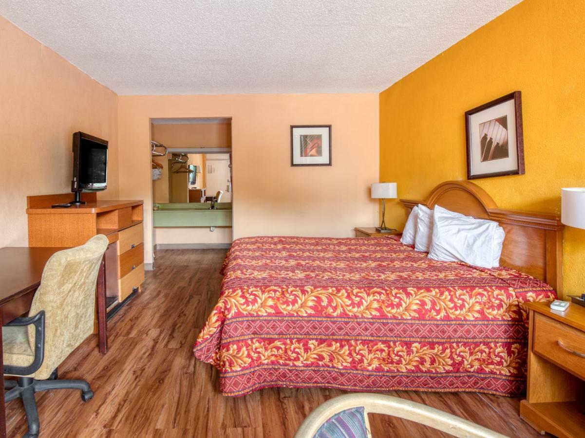 Budgetel Inn & Suites 포레스트파크 외부 사진