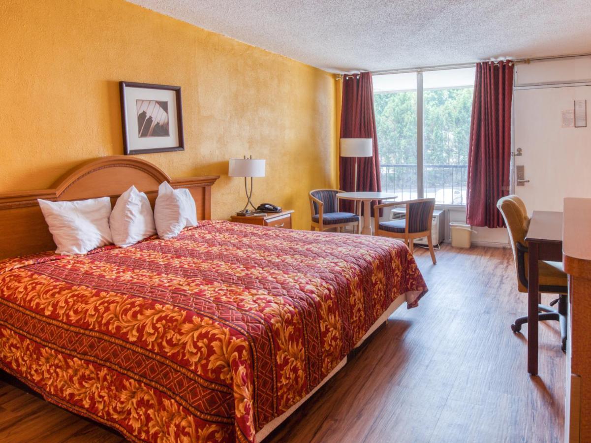 Budgetel Inn & Suites 포레스트파크 외부 사진